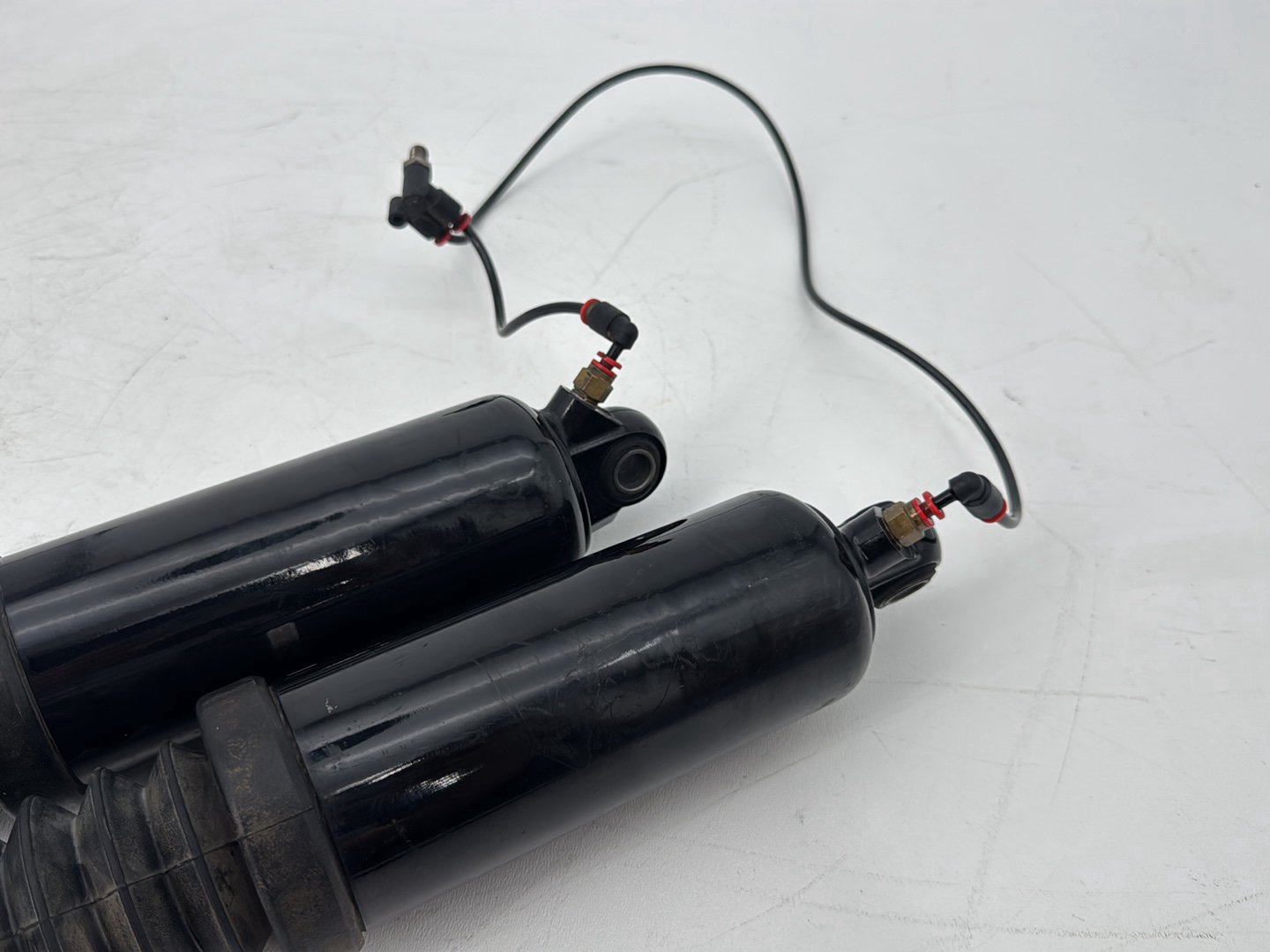 2008 - 2016 Harley-Davidson Touring Electra Glide Ultra Rear Left Right Shock Absorbers 54000036