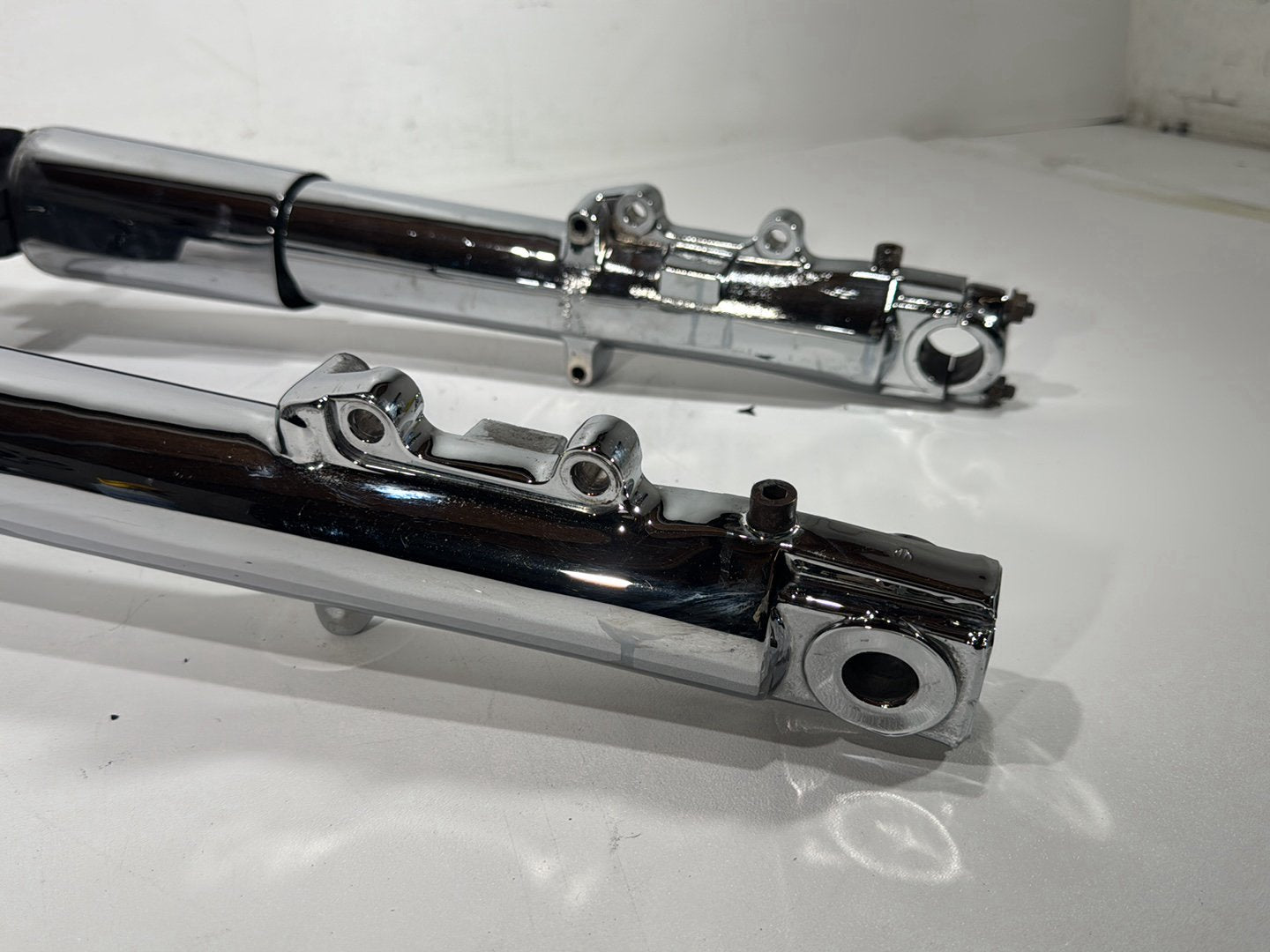 2003 Harley Electra Glide Touring Ultra FLHTCUI OEM Front Triple Tree Set & LH RH Fork Legs Sliders