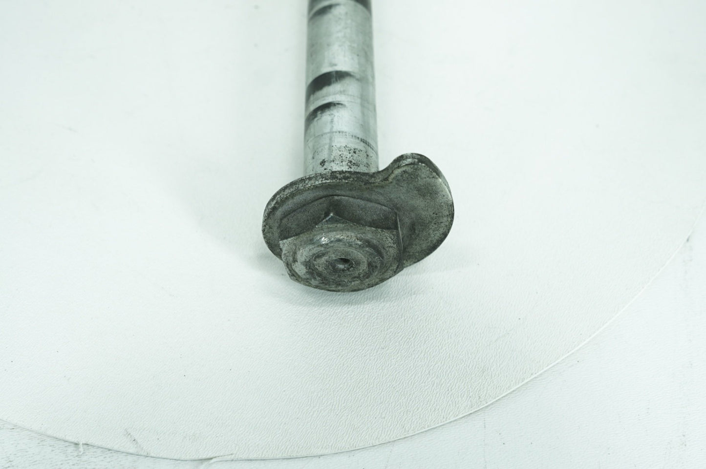 2008 - 2016 Harley-Davidson Touring Electra Police Rear Wheel Axle Bolt Shaft 41056-09