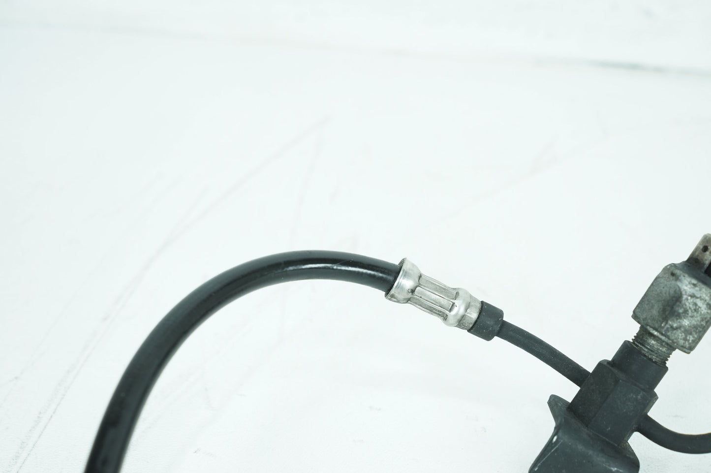 1999 - 2006 Harley-Davidson Dyna Street Bob Rear Brake Hose Line Pipe 40956-00A
