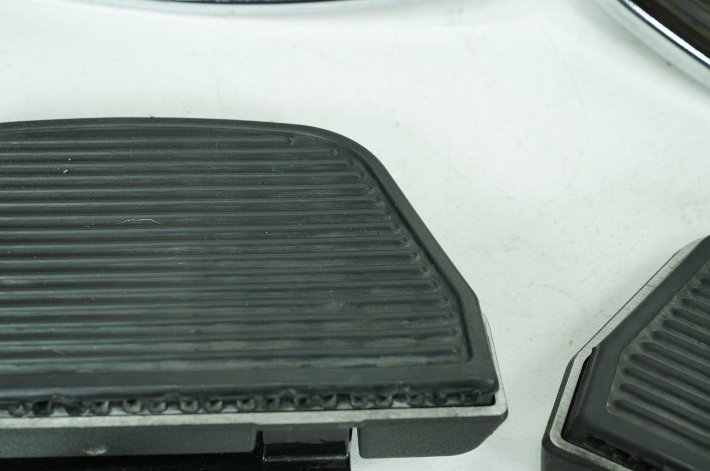 2007 - 2012 Harley-Davidson Touring Electra Glide Ultra Left Right Driver & Pass Floorboard Foot Rest 50614-06