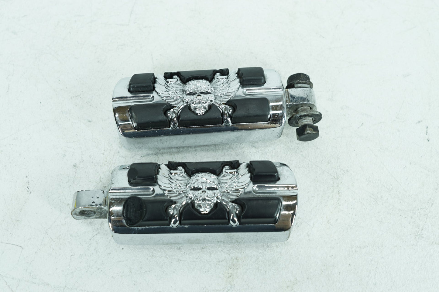 2000 - 2006 Harley-Davidson Softail Deuce Left & Right Step Foot Rest Pegs B07NVXY9VR