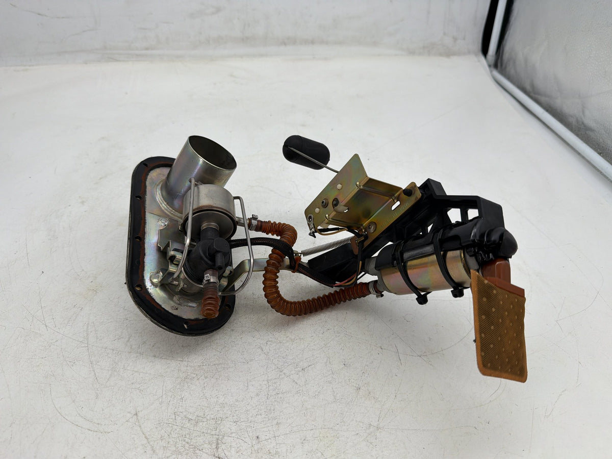 04 Harley Electra Glide Touring Ultra OEM Fuel Pump Gas Gasoline Petrol Sending