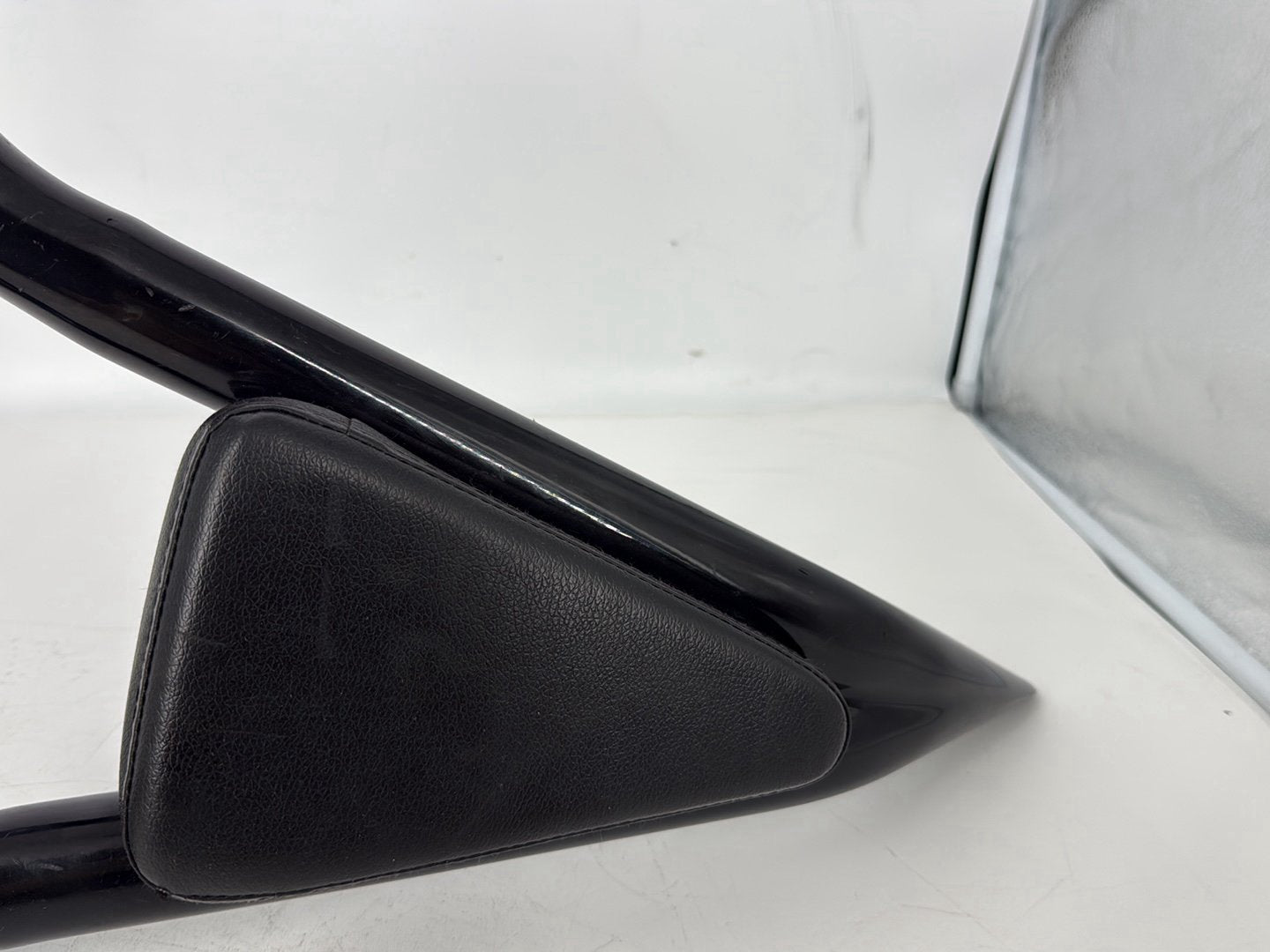 2005 Harley Sportster XL883C 883 Custom OEM Rear Sissy Bar w/ Backrest Cushion Pad