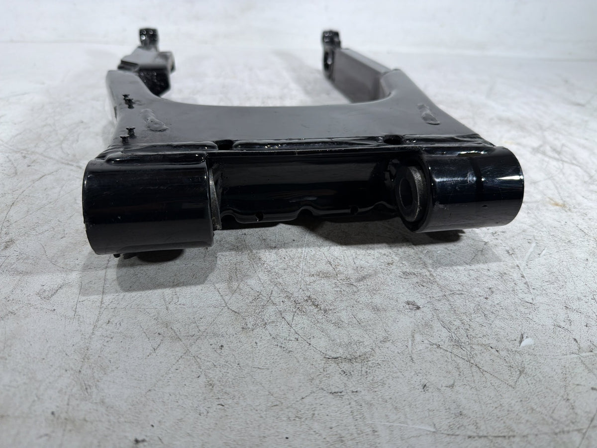 2004 Harley Electra Glide CVO Screamin Eagle OEM Rear Fork Swingarm Swing Arm