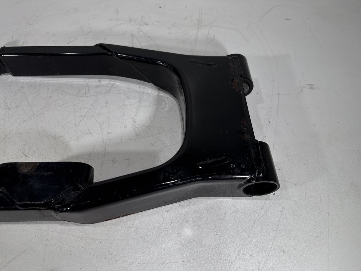2002 Harley Electra Glide Touring FLHT OEM Rear Fork Swingarm Swing Arm