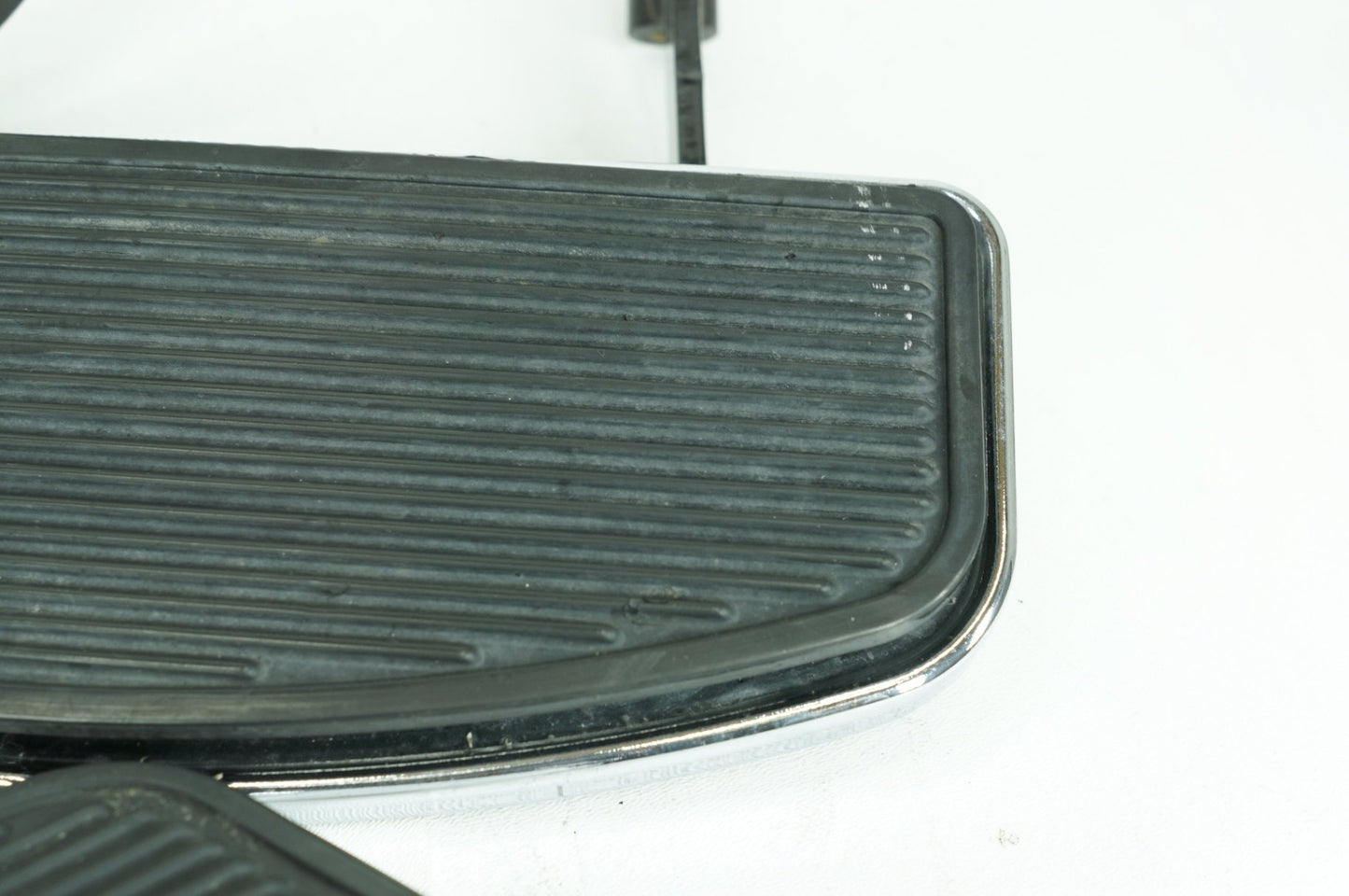 2007 - 2013 Harley-Davidson Touring Electra Glide Ultra Left Right Driver & Pass Floorboard Foot Rest 50621-06
