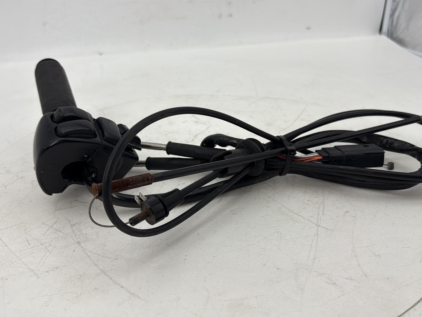 2007 - 2012 Harley-Davidson Touring Electra Glide Ultra Right Engine Start Kill Switches Controls w/ Hand Grip, Idle Throttle Cable Lines