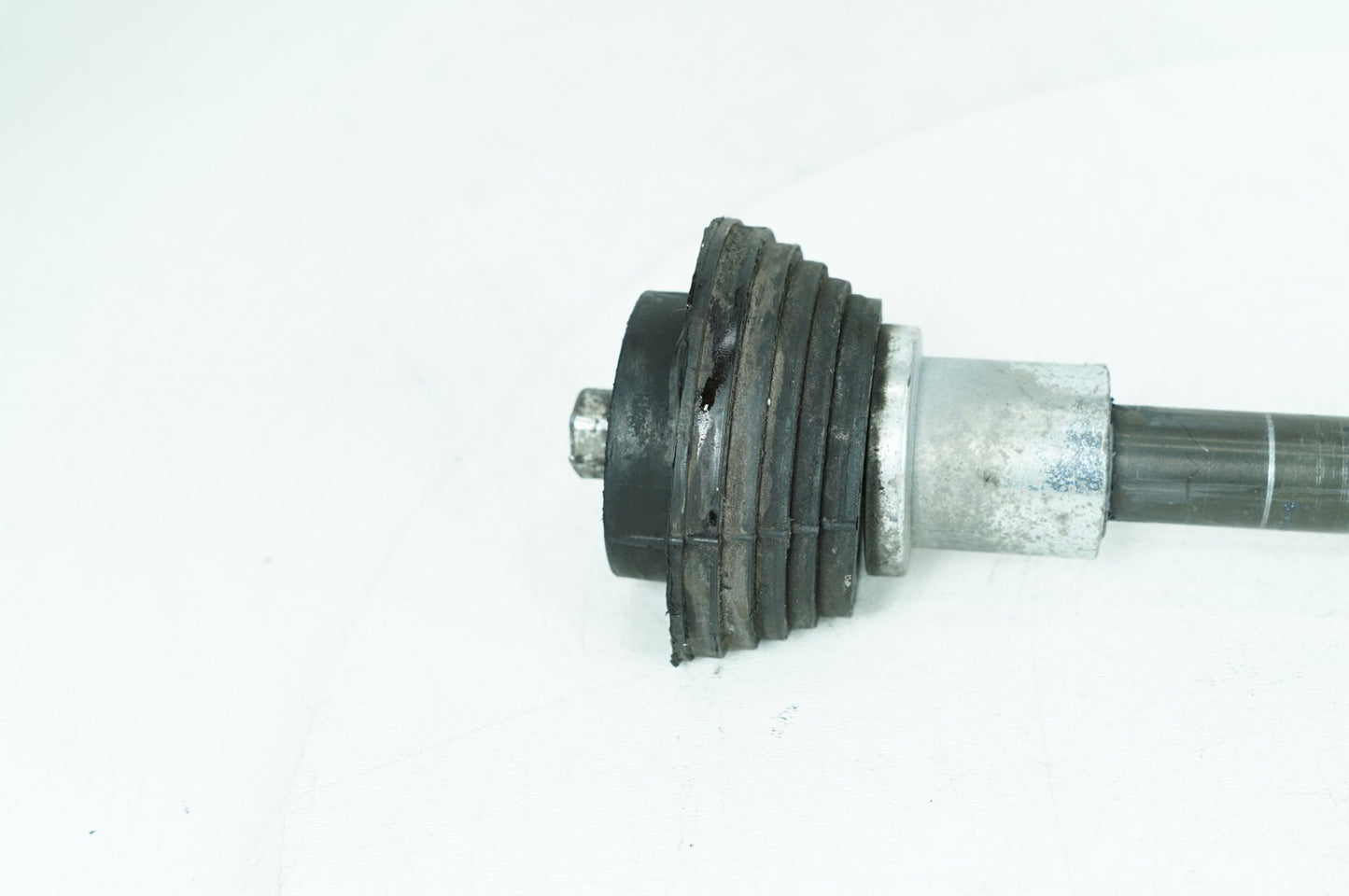 2007 - 2012 Harley-Davidson Touring Electra Glide Ultra Rear Fork Swingarm Pivot Bolt Shaft 47505-02