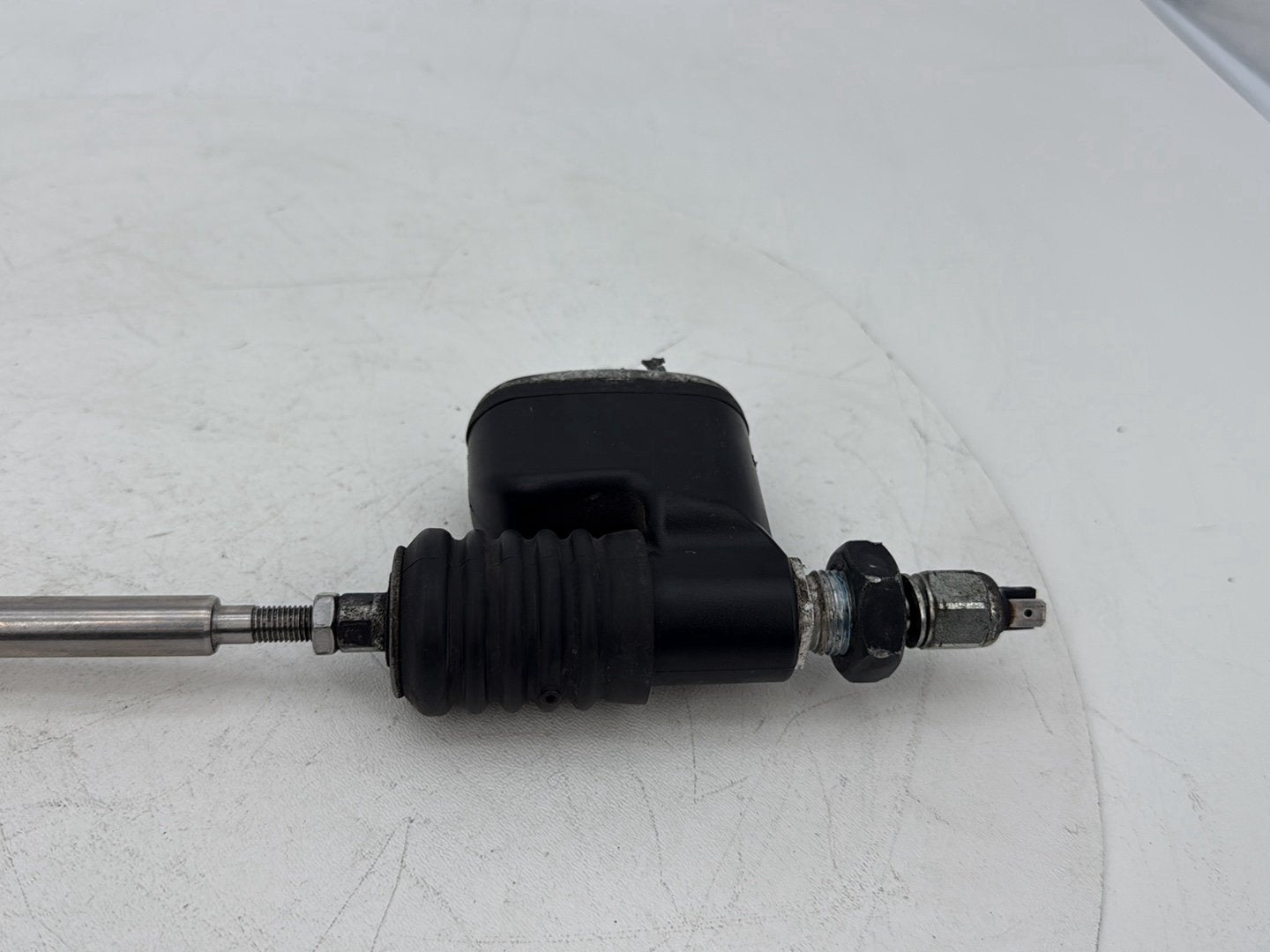 2007 - 2012 Harley-Davidson Dyna Super Glide Rear Brake Master Cylinder Reservoir 42474-06