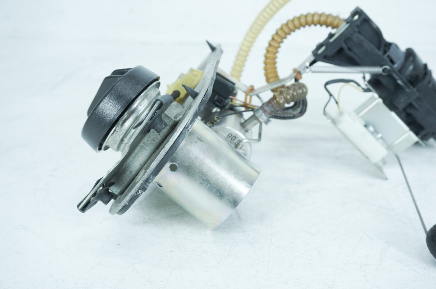 2007 - 2011 Harley-Davidson Touring CVO Electra Screamin Eagle Fuel Pump Gas Gasoline Petrol Sending 75126-06A