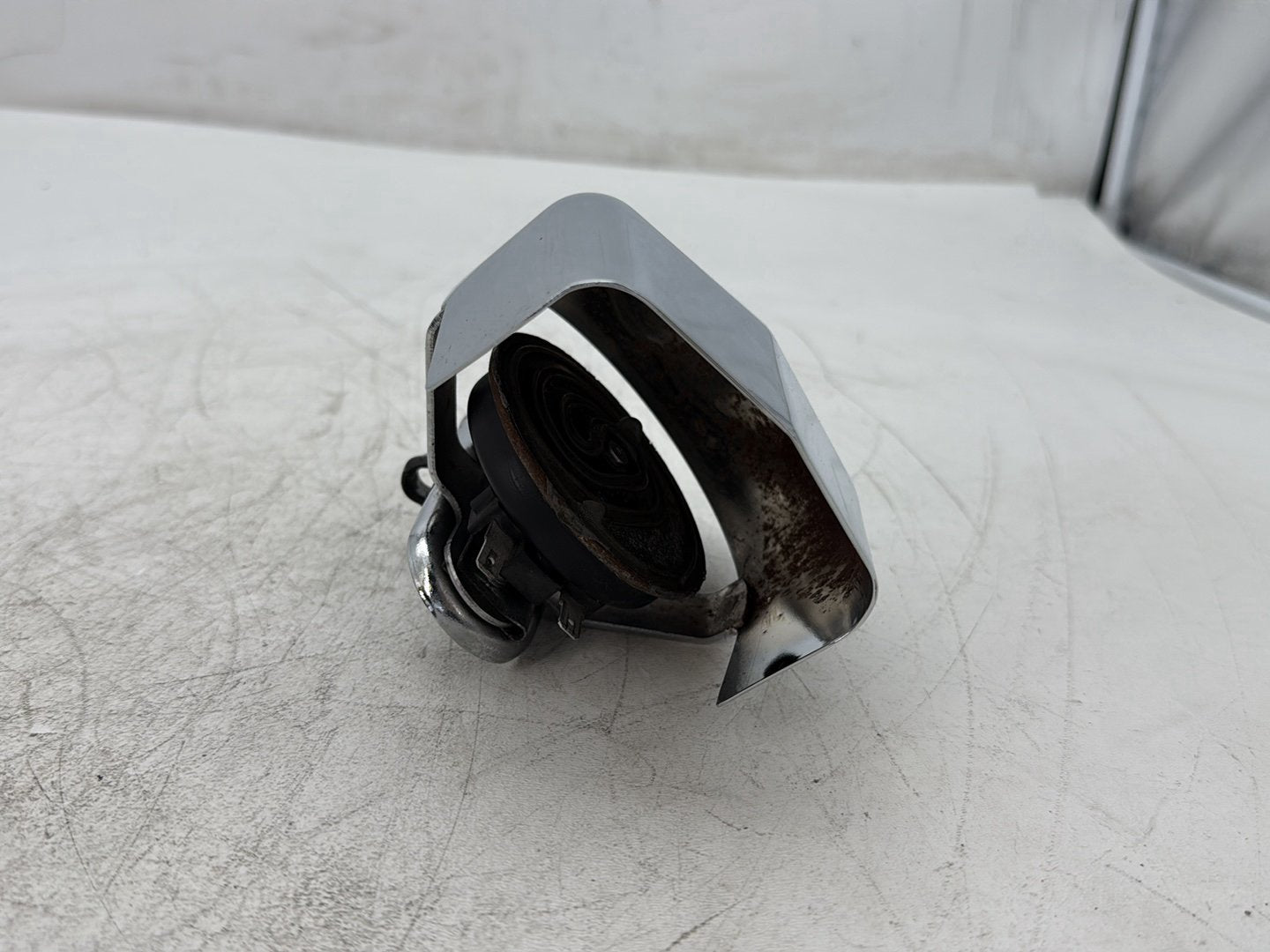 2013 Harley Electra Glide Touring Ultra FLHTCUI OEM Horn Signal Klaxon Chrome Cover