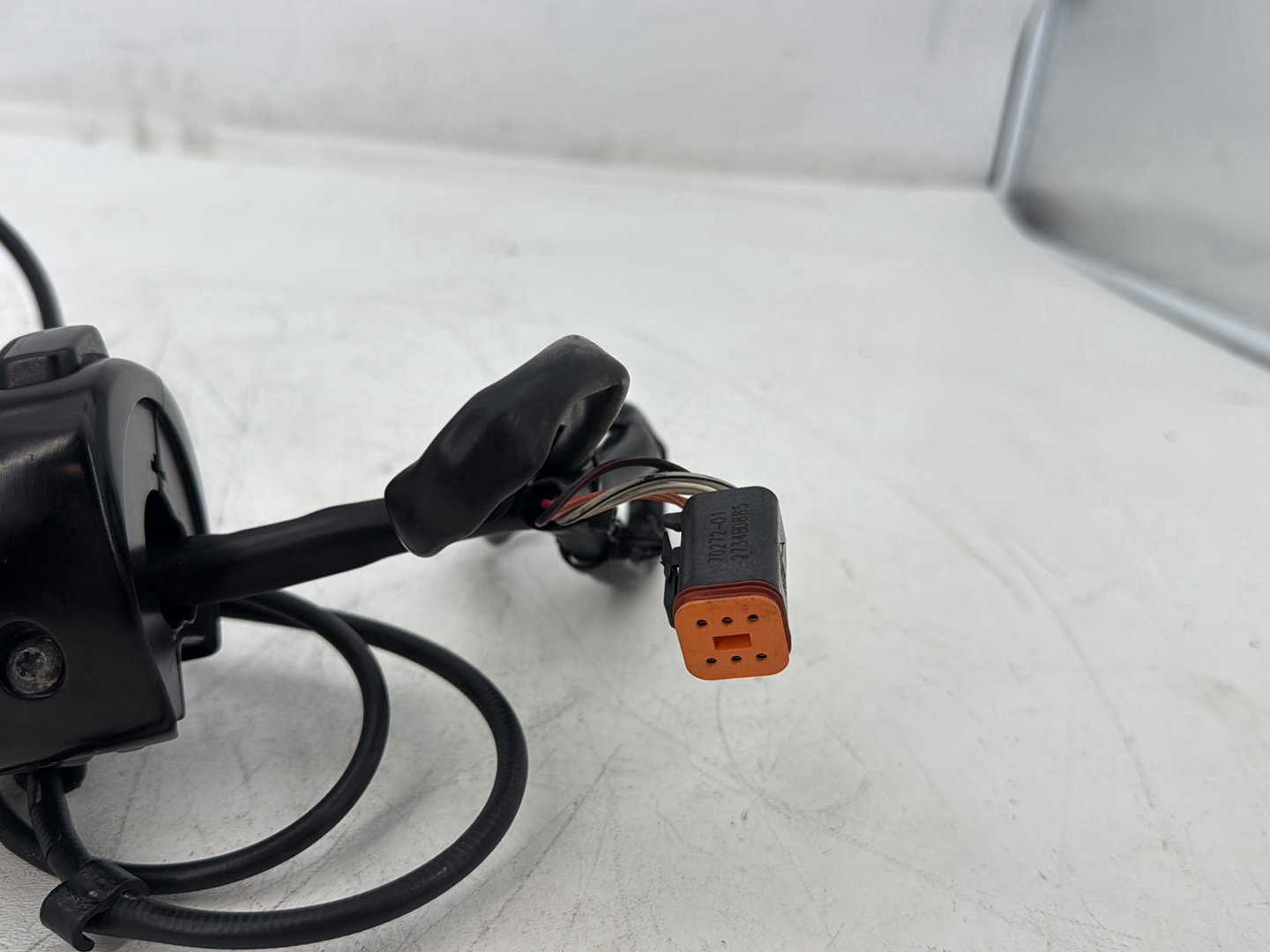 05 Harley Heritage Softail Classic OEM Right Engine Start Kill Switches Controls