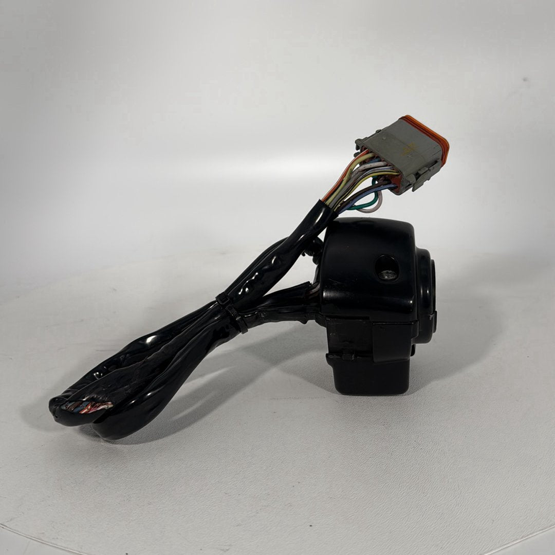 1999 - 2006 Harley-Davidson Touring Electra Glide Classic Left Turn Signal Headlight Switches Controls 71685-06A