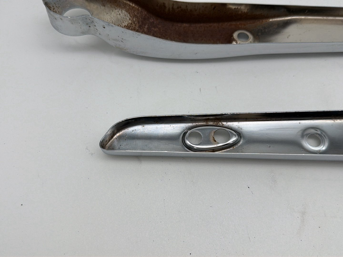 2008 Harley Dyna Fat Bob FXDF OEM Rear Left Right Fender Struts Bracket