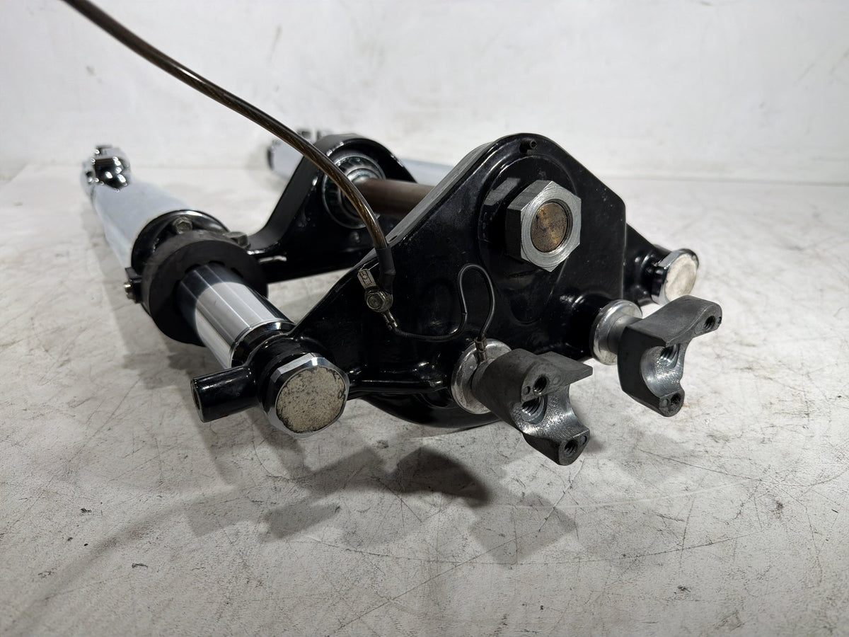 04 Harley Electra Glide CVO Eagle Front Triple Tree Set LH RH Fork Legs Sliders