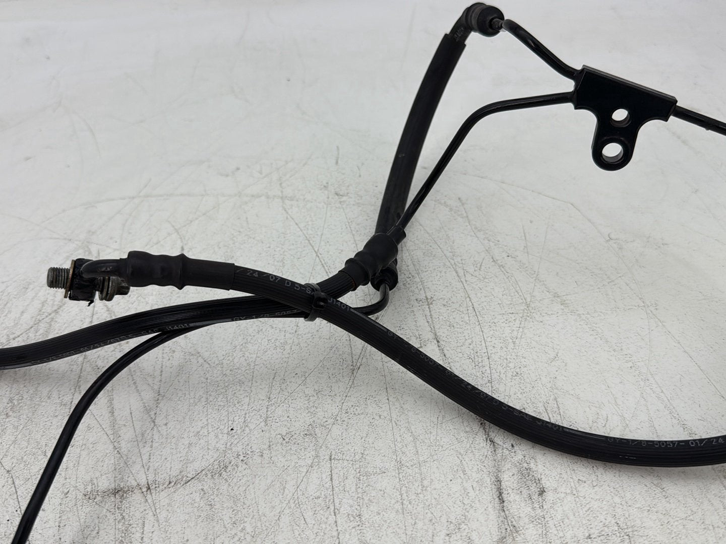 2007 Harley Electra Glide Touring Ultra FLHTCUI OEM Front Brake Hose Line Pipe