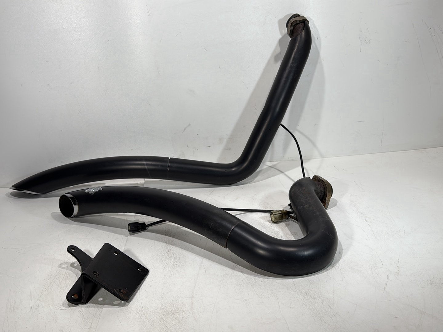 2007 - 2017 Harley-Davidson Dyna Wide Glide Exhaust Header Pipes Vance & Hines 65600006