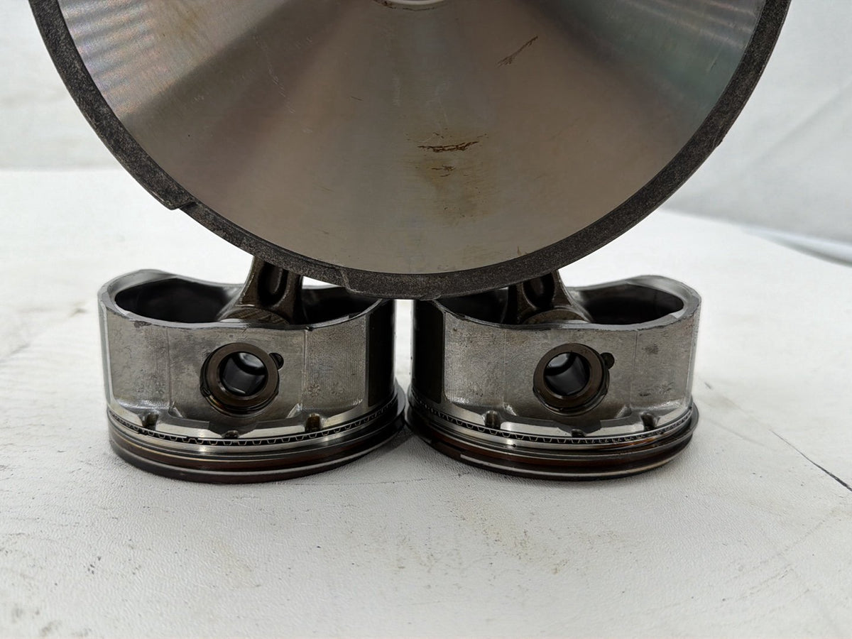 2014 Harley Street Glide Touring FLHXS OEM Twin Cam Engine Crank Shaft Flywheel Pistons