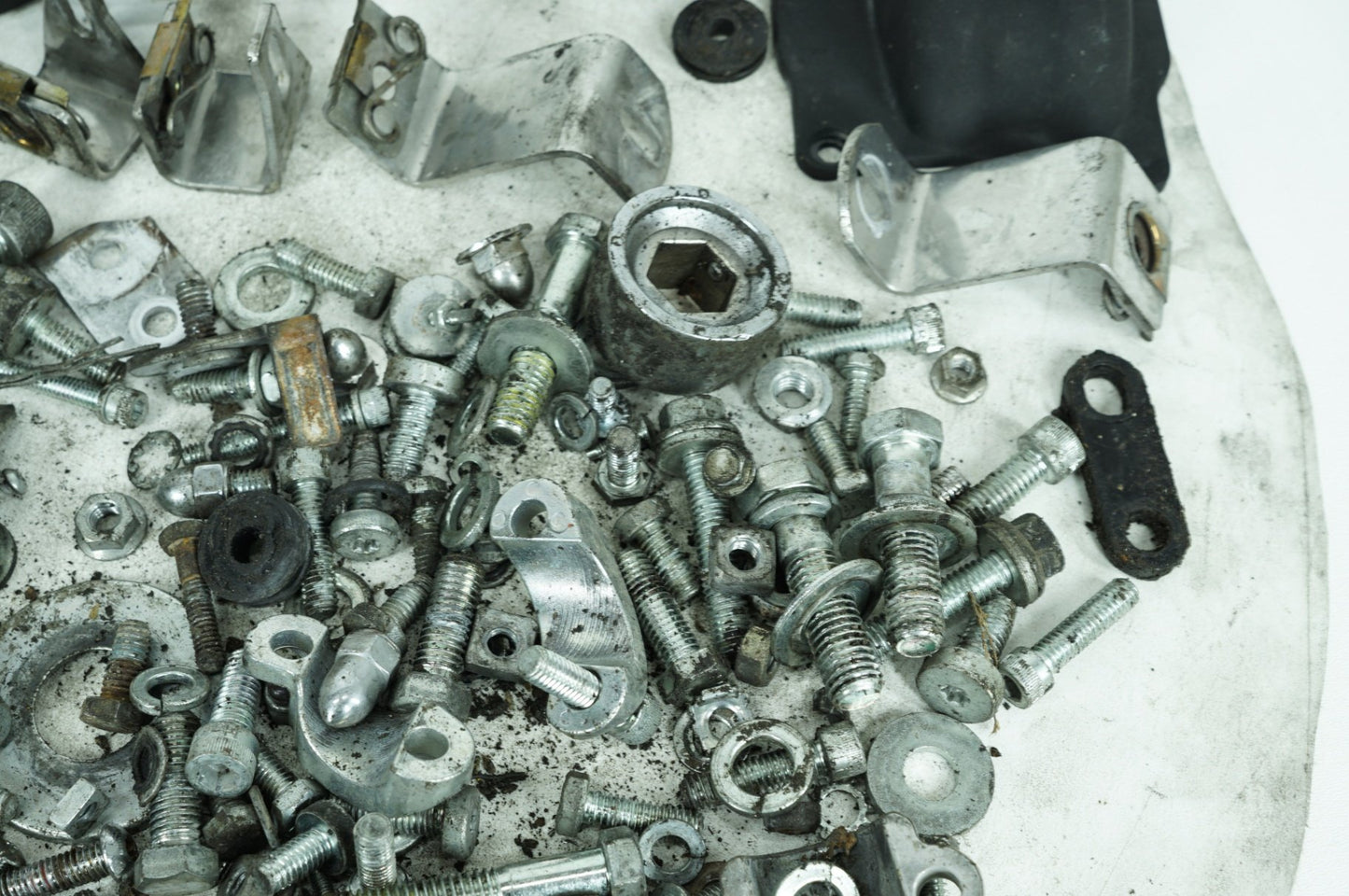 2000 - 2006 Harley-Davidson Touring Road King Custom Hardware Bolts Nuts & Brackets w/ Left Right Swingarm Brackets