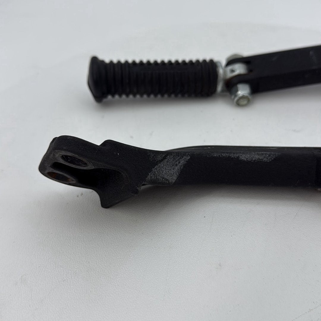 2007 - 2012 Harley-Davidson Dyna Super Glide Passenger Left & Right Foot Pegs 49224-06A
