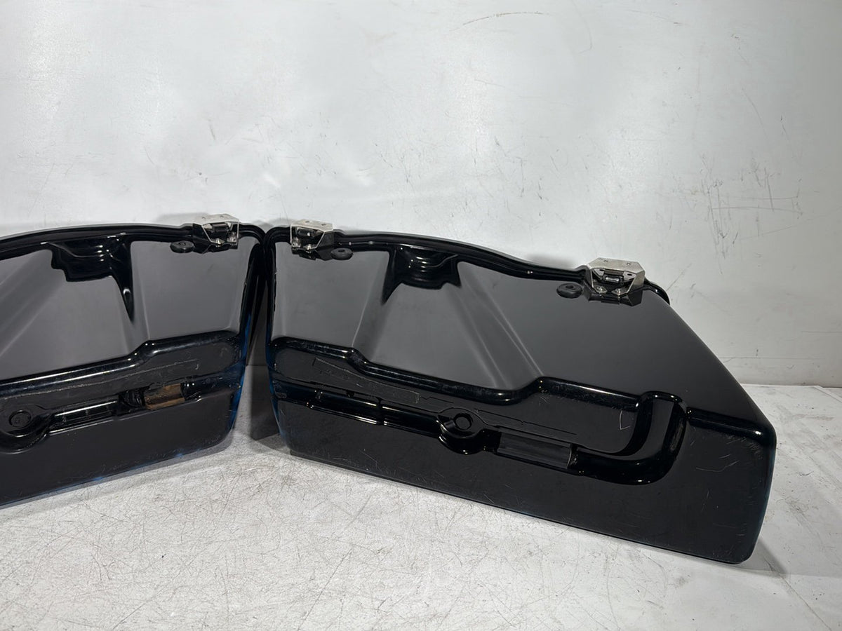 2005 Harley Road King Touring Police OEM Left Right Saddlebags Luggage NOKey
