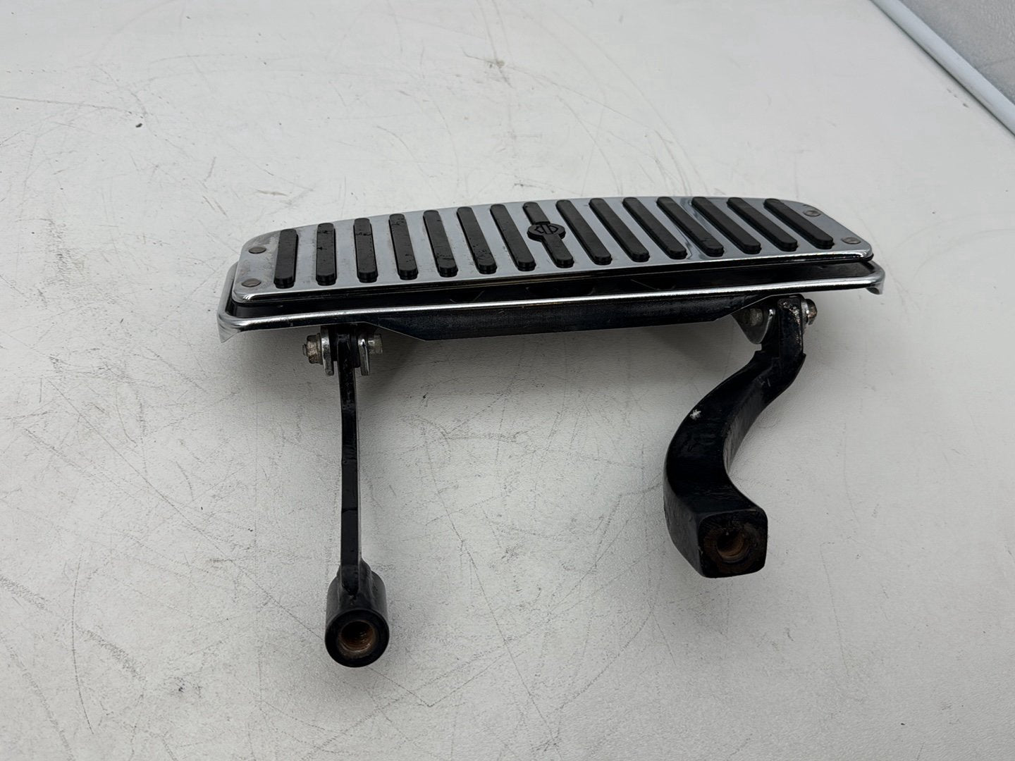 1999 - 2006 Harley-Davidson Touring CVO Screamin Eagle Road King Left Right Driver Floorboard Foot Rest 50621-79A