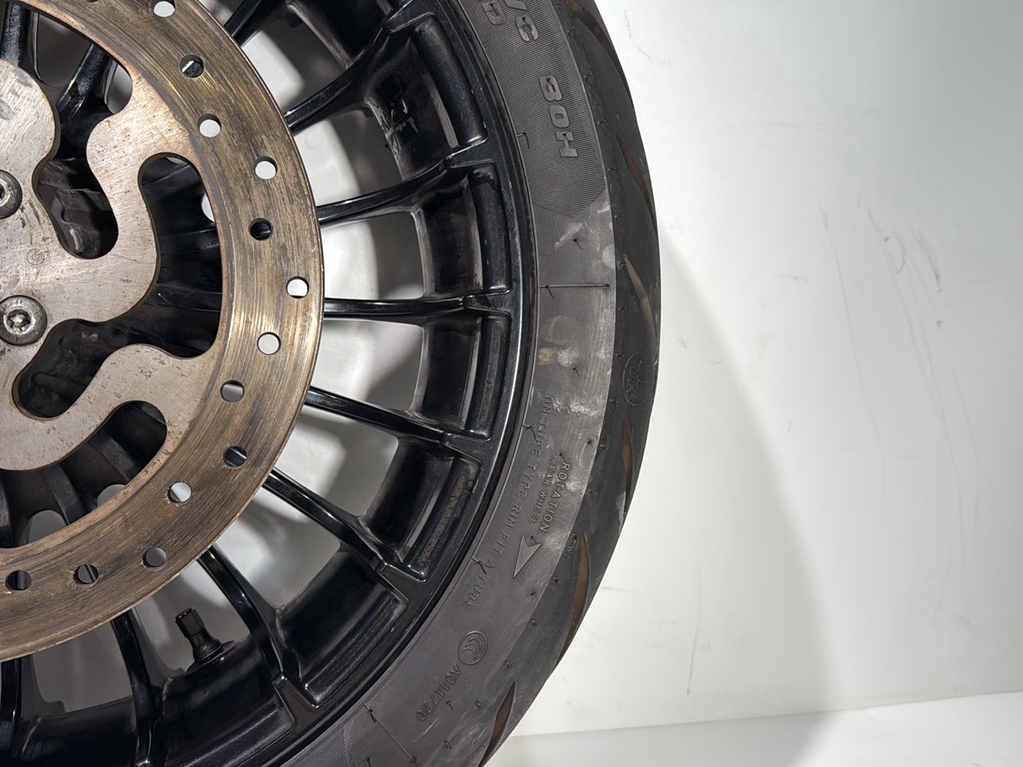 2019 - 2023 Harley-Davidson Touring Road King Special Rear Wheel Rim Tire 40900484A