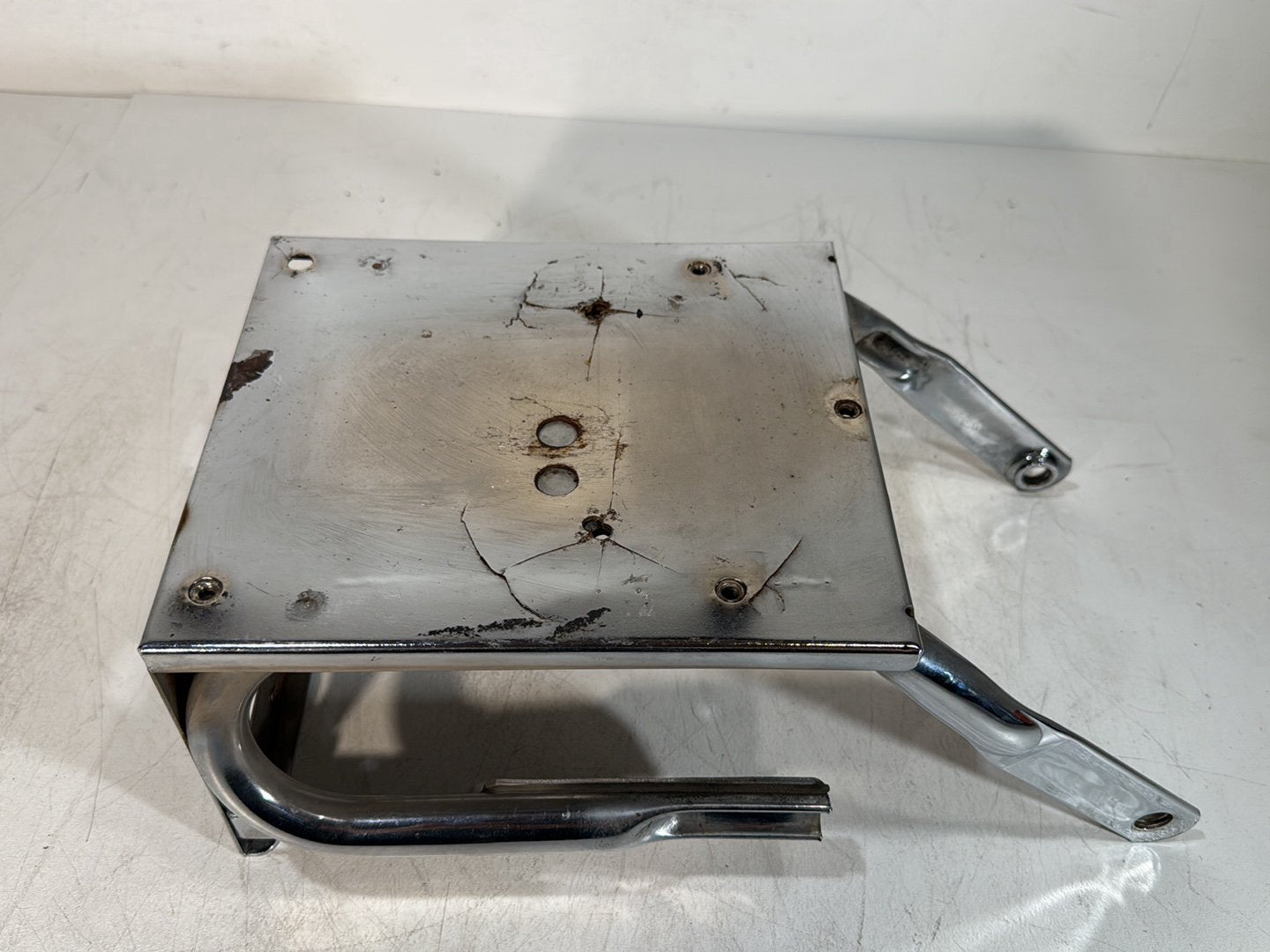 1984 - 1998 Harley-Davidson Touring Electra Glide Classic Rear Back Luggage Rack Storage Baggage Bar  	53411-92A