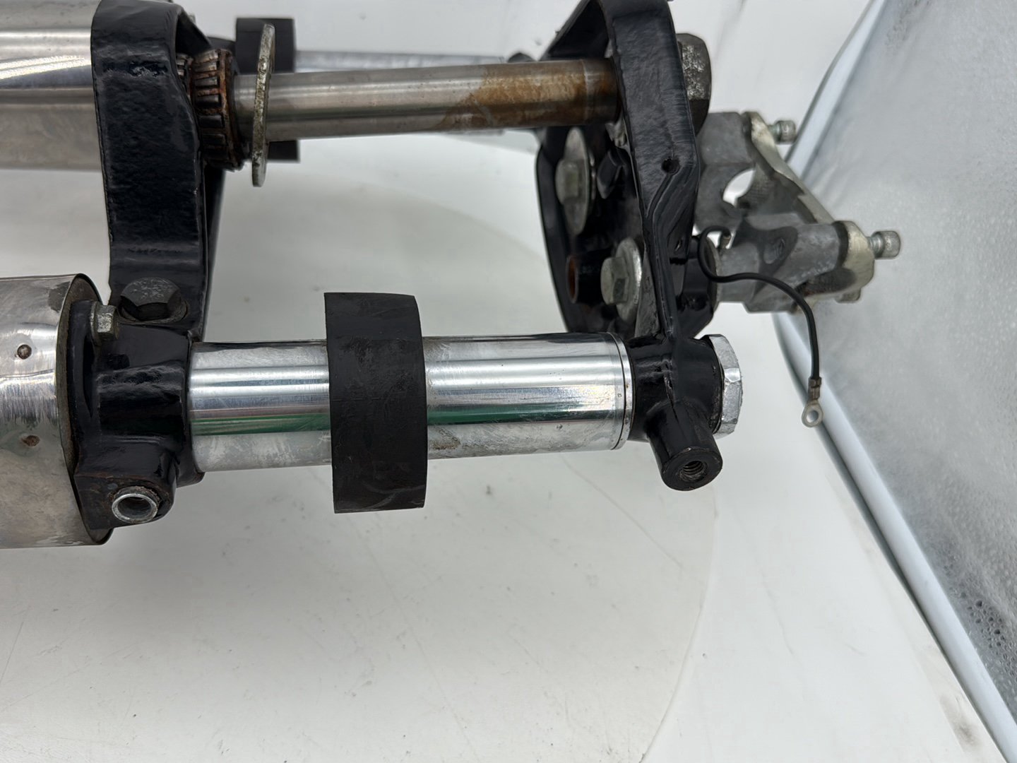 2008 Harley Touring FLHTCU Electra Glide Ultra OEM Front Triple Tree Set & LH RH Fork Legs Sliders