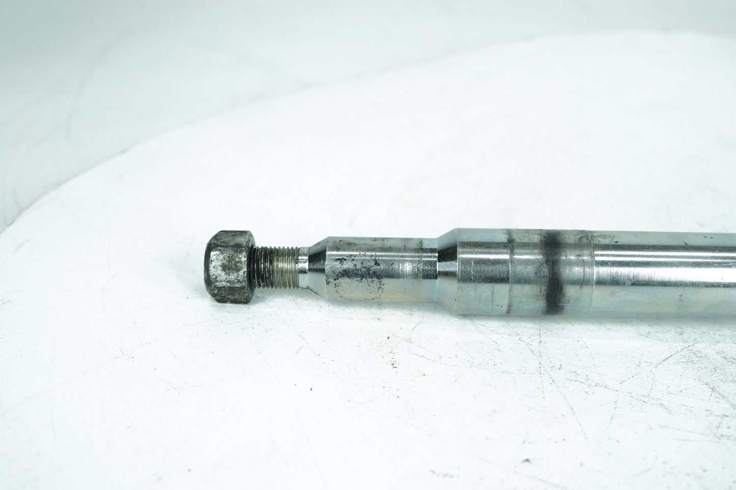 1999 - 2006 Harley-Davidson Touring Electra Glide Classic Front Wheel Axle Bolt Shaft  	43364-00