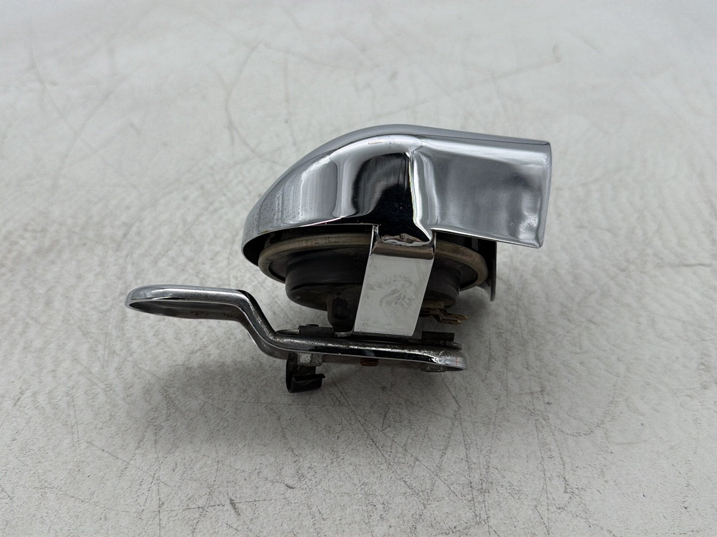 2011 Harley Heritage Softail Classic FLSTC OEM Horn Signal Klaxon Chrome Cover