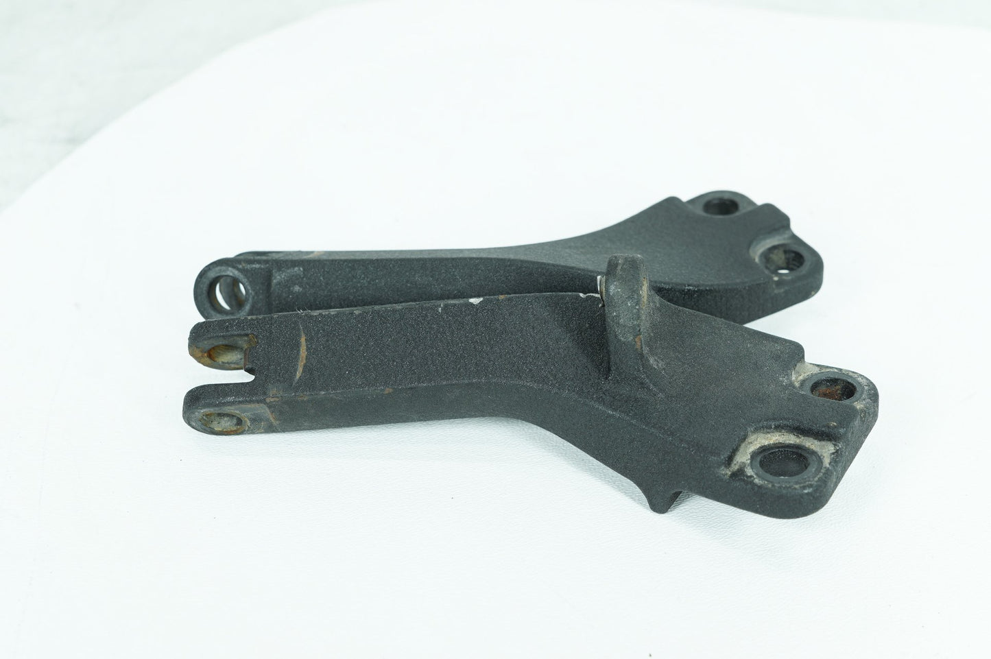 2007 - 2017 Harley-Davidson Dyna Switchback Left Right Foot Rest Peg Support Bracket 49224-06A