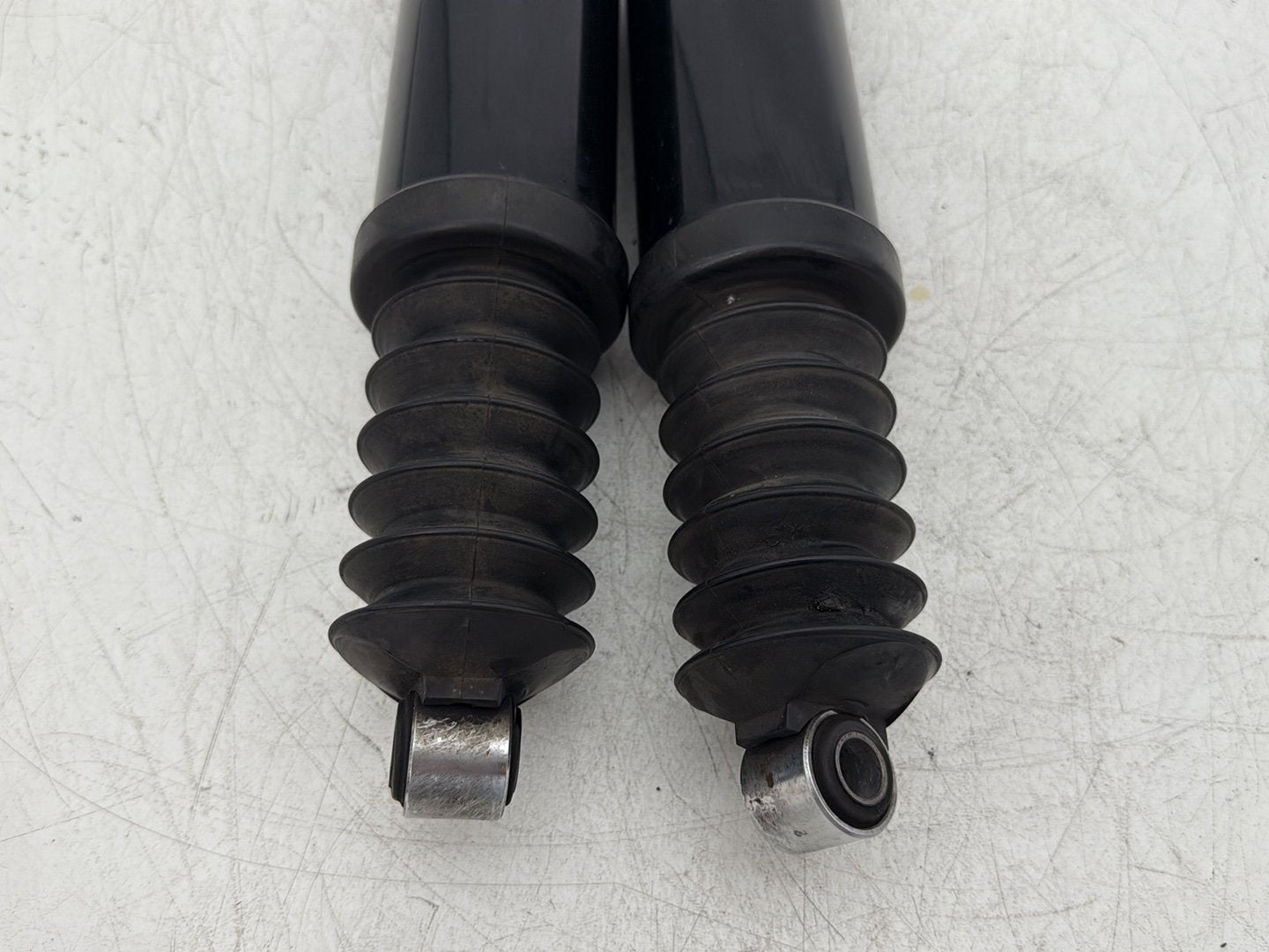 2006 Harley Electra Glide Touring Classic FLHTCI OEM Rear Left Right Shock Absorbers