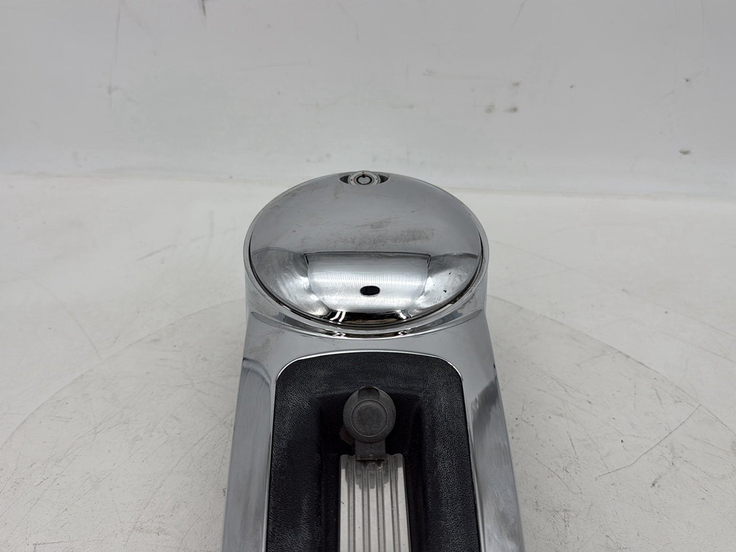 2007 - 2012 Harley-Davidson Touring Electra Glide Ultra Fuel Gas Tank Dash Console NOKey 	61270-08
