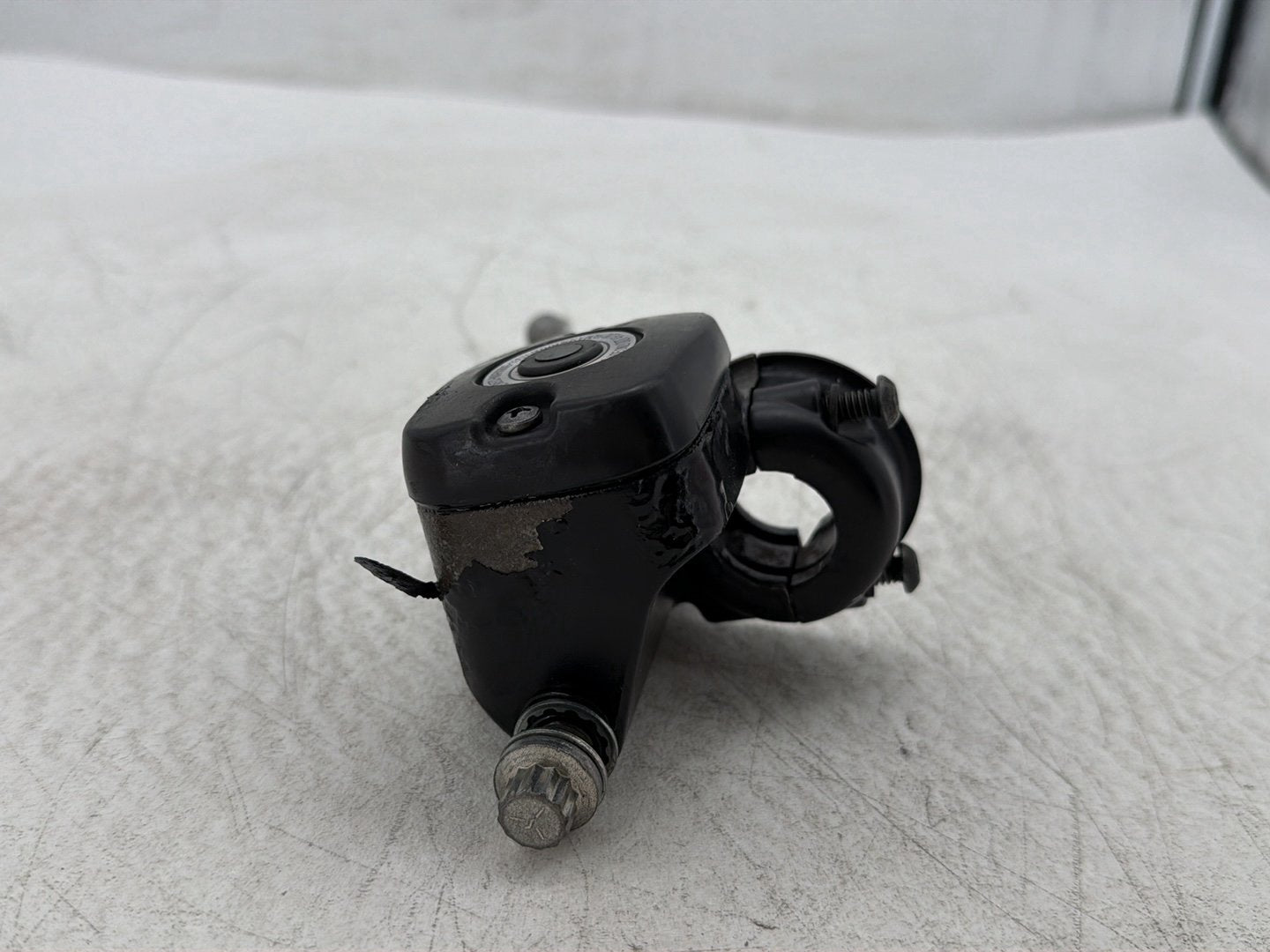2011 Harley Heritage Softail Classic FLSTC OEM Front Right Brake Lever Master Cylinder