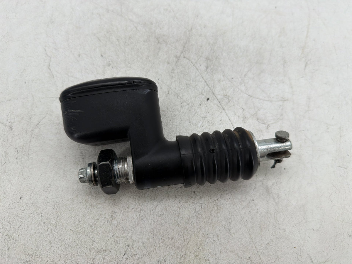 2003 Harley Softail Deuce FXSTDI OEM Rear Brake Master Cylinder Reservoir