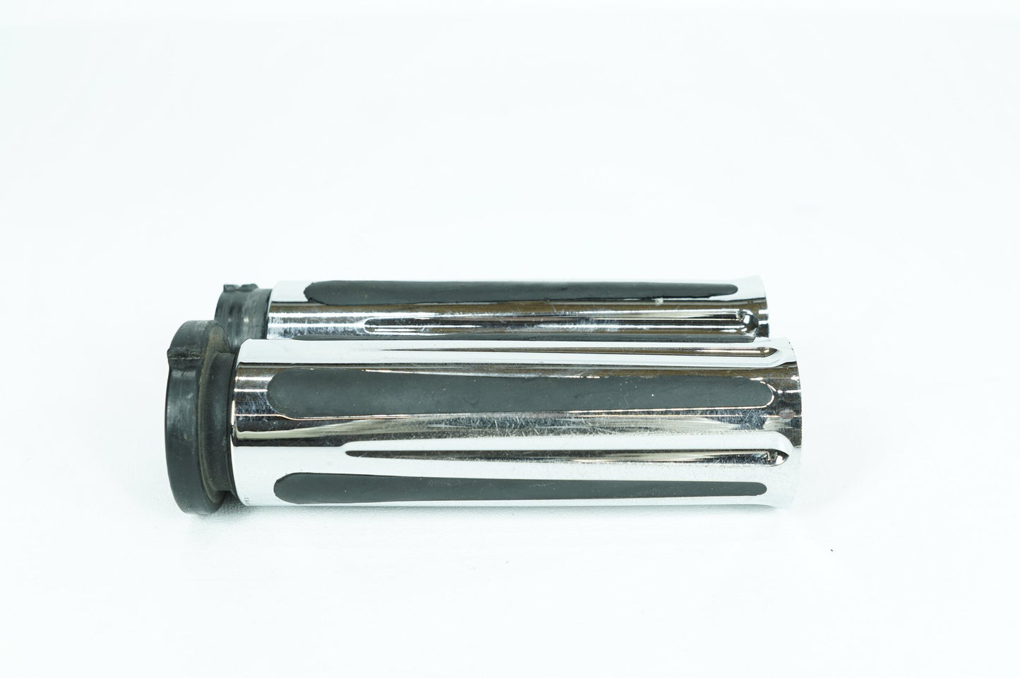 2004 - 2013 Harley-Davidson Sportster Base 883 Front Left Right Handgrip Hand Grips 56667-04