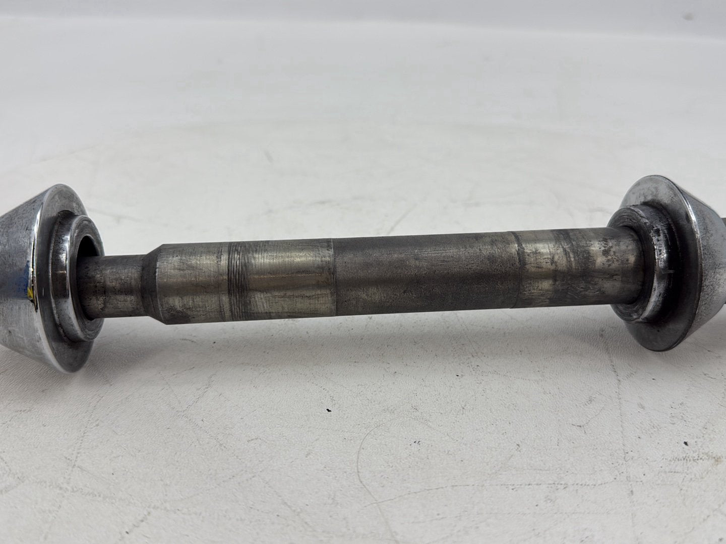 2007 - 2012 Harley-Davidson Dyna Super Glide Front Wheel Axle Bolt Shaft 41628-08