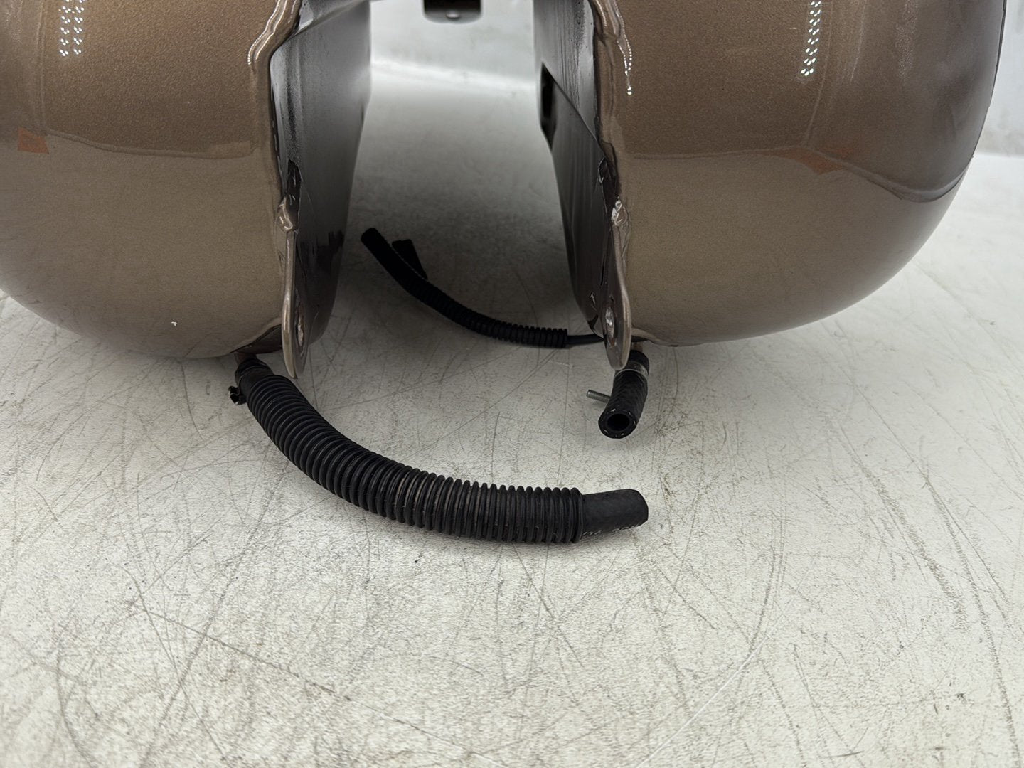 2004 Harley Road King Touring Custom FLHRSI OEM Fuel Gas Tank Gasoline Reservoir