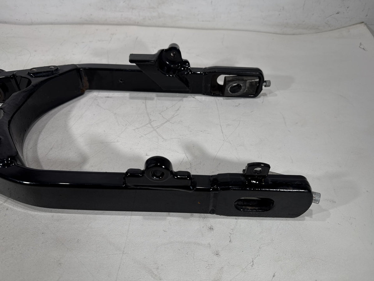 2016 Harley Dyna Fat Bob FXDF 103 OEM Rear Fork Swingarm Swing Arm
