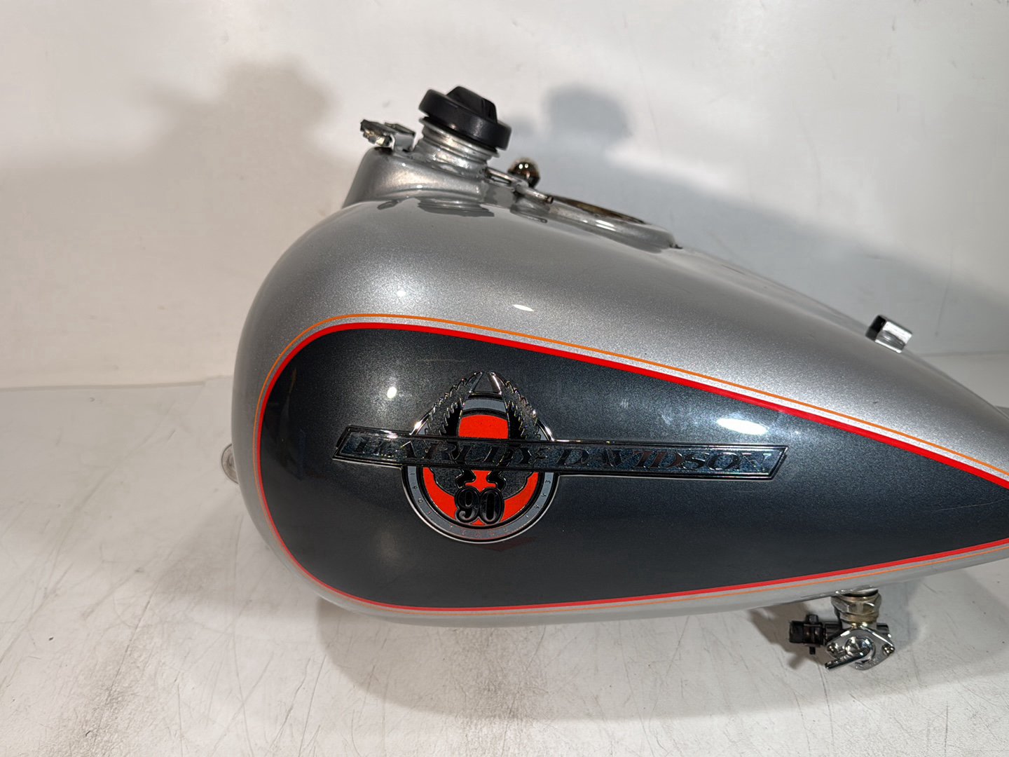 1984 - 1998 Harley-Davidson Touring Electra Glide Classic Fuel Gas Tank Gasoline Reservoir w/ Petcock Valve