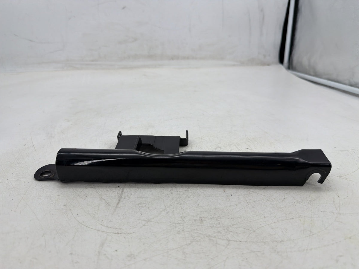 2006 Harley Softail Deuce FXSTDI OEM Seat Bracket Mount Support Mounting