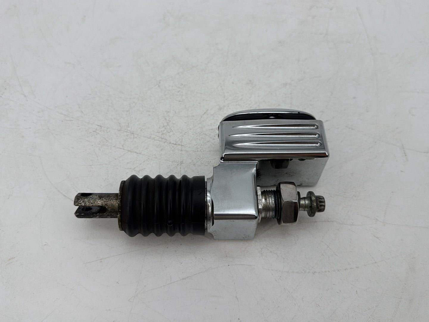 1999 - 2006 Harley-Davidson Touring Road King Classic Rear Brake Master Cylinder Reservoir  	41755-99B