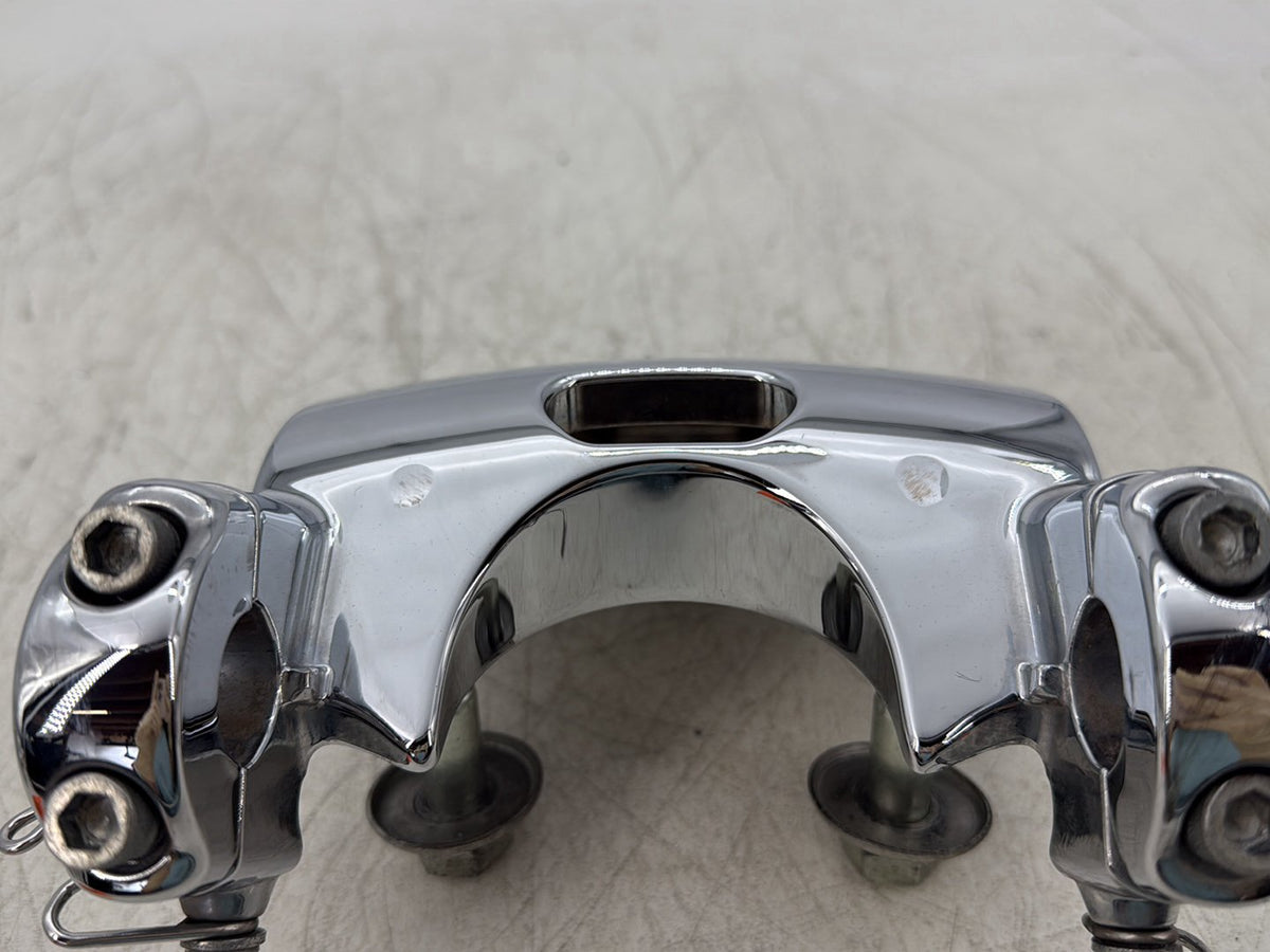 2015 Harley Dyna Low Rider FXDL OEM Front Handlebar Riser Top Clamp Chrome