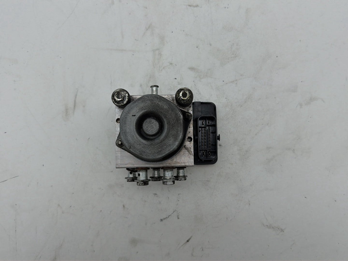 2014 Harley Electra Glide Touring Ultra OEM ABS Brake Pump & Control Module