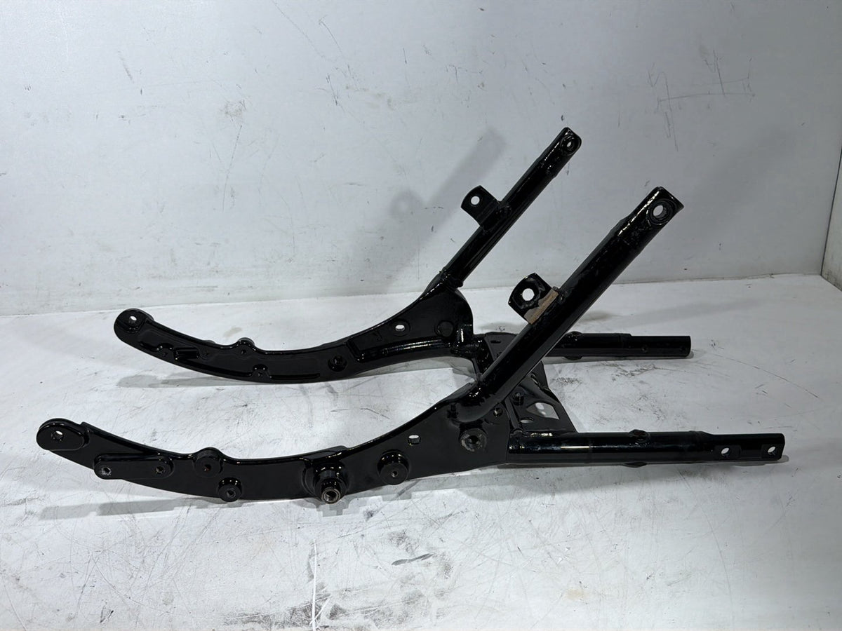 2014 Harley Electra Glide Ultra OEM Rear Sub Frame Rail Bar 48079-09BHP