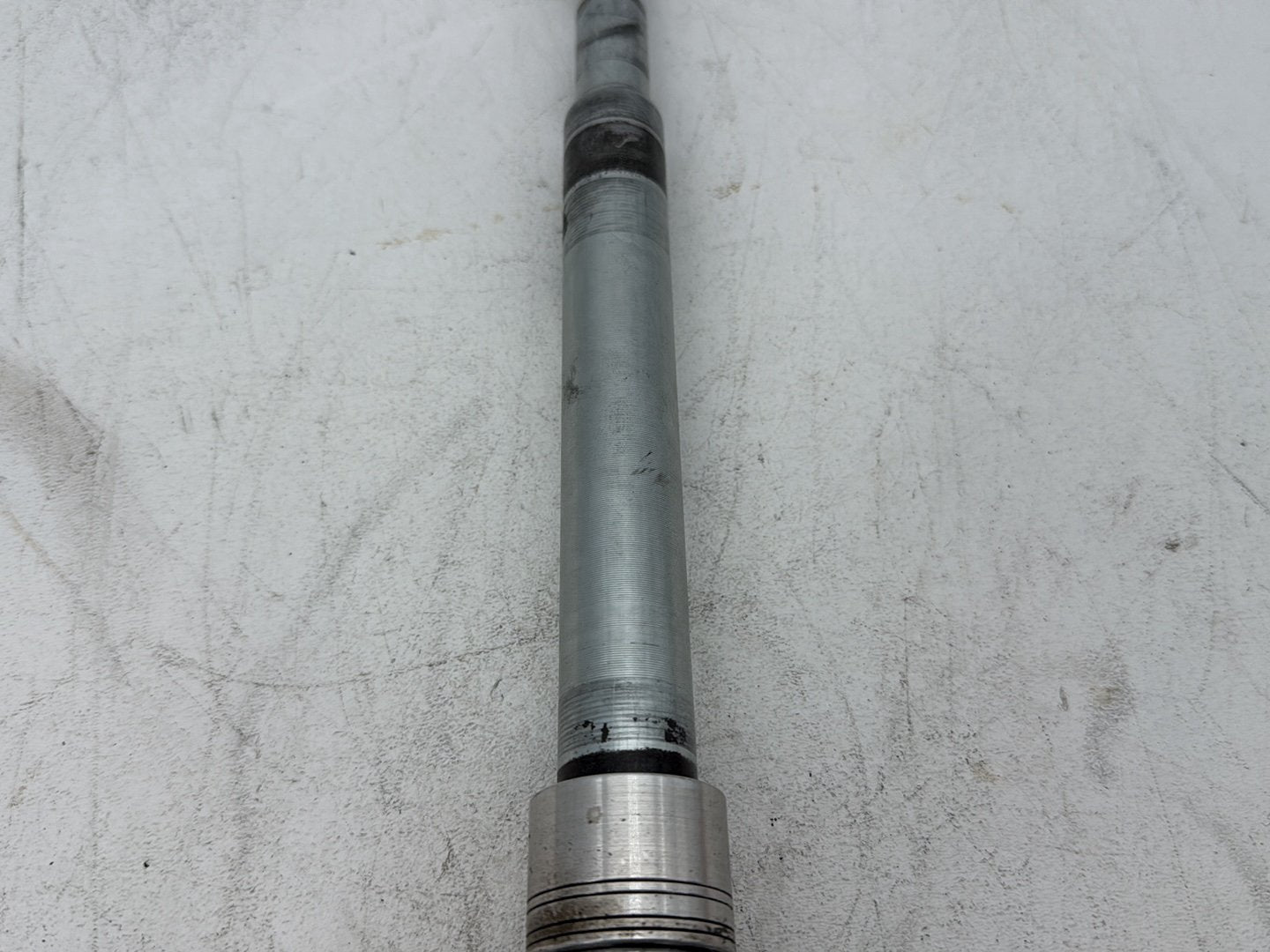 2017 Harley Road Glide Touring FLTRXS OEM Front Wheel Axle Bolt Shaft 41547-07A