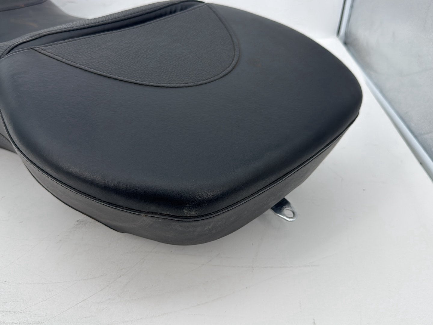 2008 - 2016 Harley-Davidson Touring Electra Glide Ultra Passenger Rider Driver Seat Saddle 52000033
