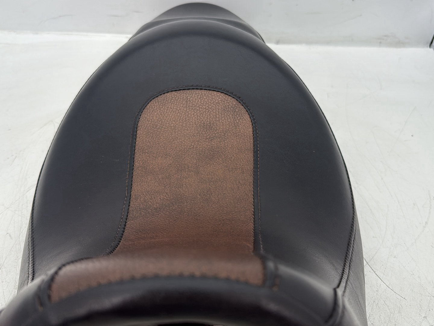 2008 Harley Dyna FXDL Low Rider Anniversary OEM Passenger Rider Driver Seat Saddle